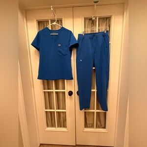 👍🏻 SMALL Figs Women’s Royal Blue Cargo Pants EUC